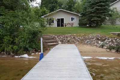 Image de Lakefront Cabin 2 lit 1 salle de bain sur le magnifique Sandy Bass Lake - 4-6 personnes