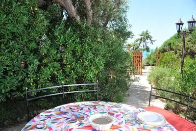 Image de Villa de luxe à 20 pas de la plage.