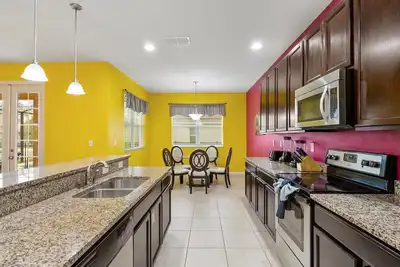 Image de Profitez d'Orlando avec nous - Crystal Cove - Magnifique villa spacieuse avec 7 lits, 5 salles de bains - 6 milles de Disney