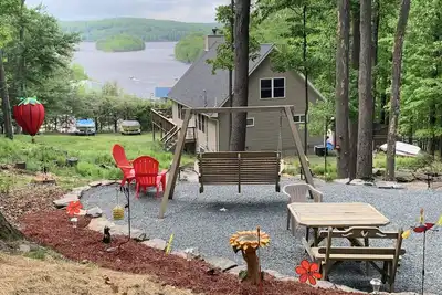 Image de Bungalow Lake House avec vue spectaculaire sur le lac! ! !