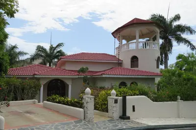 Image de Villa 4 chambres de luxe avec piscine privée, femme de ménage, chef optionnel, services Vip
