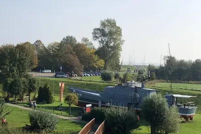 Image de Appartement à distance de marche de l'eau et du centre