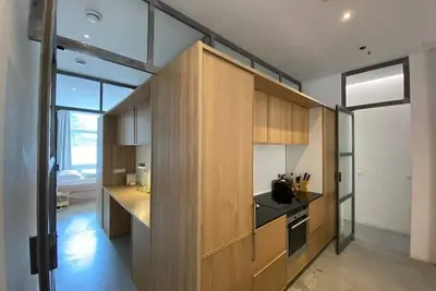 Image de Unique appartement ouvert et lumineux près du centre, conçu par l'architecte