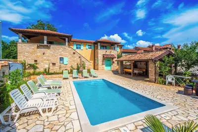 Image de Luxueuse villa avec jacuzzi et piscine privée