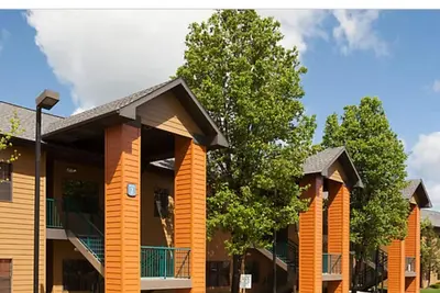 Image de The Falls Village à Branson, Mo 2br combiné