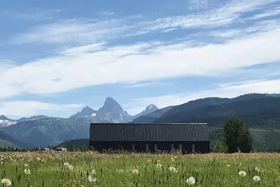 Image de Nouveau camp de base moderne et efficace à Teton Valley - à quelques minutes de Grand Targhee