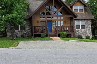 Image de Lodge de luxe avec 4 Master Suites près de Silver Dollar City