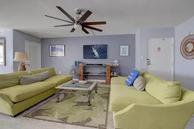 Image de Accès confortable à la piscine au rez-de-chaussée 2br / 2b