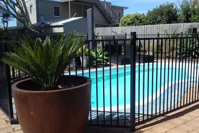 Image de Ocean Oasis - vue sur l'océan, la plage et la piscine à l'avant