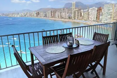 Image de Condo luxueux de 100 m² en front de mer avec une vue imprenable sur Benidorm