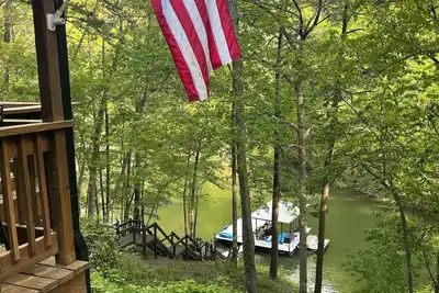 Image de Cozy Lake Front Cabin, 9 couchages, Lake Allatoona