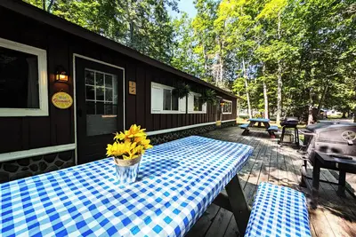 Image de Pov Resort Cabins - Nid d’Aigle Chauve (2 Bdrm) - Unité 1