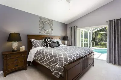 Image de Chauffage de piscine inclus du 10/01/19 au 30/04/20! Intimité! Près des parcs et des magasins!