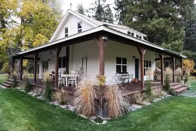 Image de Crane Mountain Cottage: luxe confortable à Bigfork