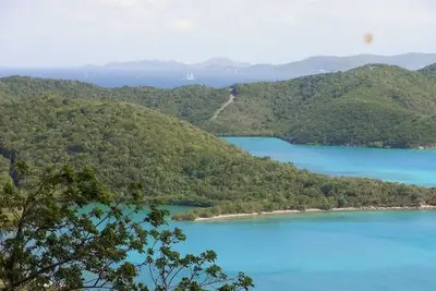 Image de Retraite écologique de Coral Bay: la vie tropicale hors de la grille: randonnée jusqu'à la plage! Naturel, paix