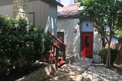 Image de Grand condo près du centre-ville