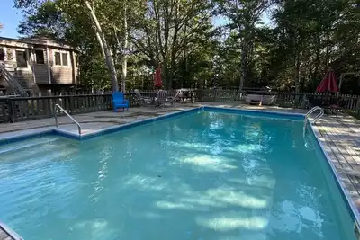 Image de Maison Piscine CHAUFFÉE privée - 12 Br 7 salles de bains