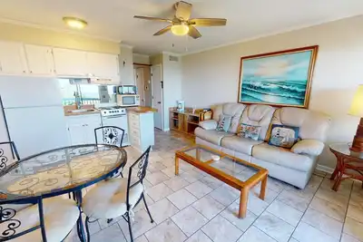 Image de Sav Beach & Racquet Club B209