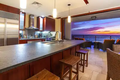 Image de 15e étage panoramique sur l'océan Penthouse. Meilleure vue de Ko Olina!