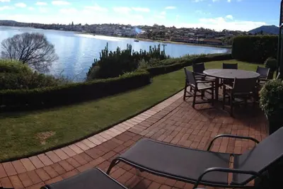 Image de Front De Lac Absolu mais PRIVÉ