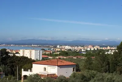 Mas Oliva Roses Apt T3 chaleureux belle vue au calme proche centre et mer