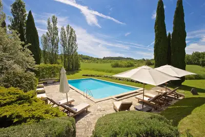 Image de Ferme provençale rénovée, 6/8 chambres, avec piscine et sauna
