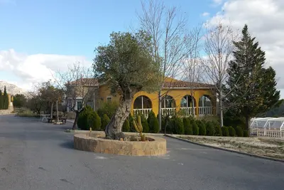 Image de Villa à 15min d'Alicante, WiFi gratuit, piscine intérieure, familles idéales