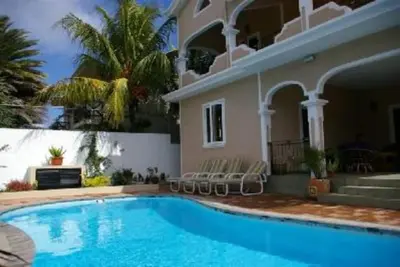 Grande Famille -Grande Villa de luxe privée 5 ch piscine privée, Wifi, CanalSat