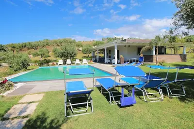 Image de Grande propriété, 2 villas modernes, piscine privée, golf, vue sur la mer, Wifi