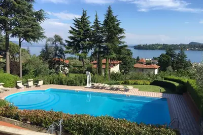 Image de Appartement dans résidence avec piscine vue lac