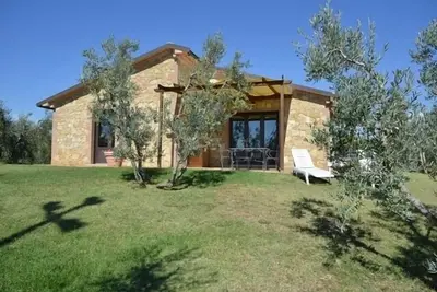 Image de Maison individuelle, en pierre, 6 pax, jardin, vue magnifique sur la mer