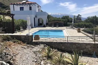 Image de Une superbe villa avec vue panoramique sur la mer