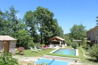 Image de Calme, Clim, sans vis à vis, Piscine Chauffee, 10min Uzès pour 12 personnes.