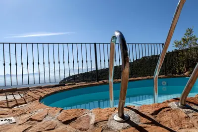 Maison avec piscine privée, vue imprenable