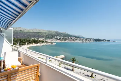 Image de Appartement Duplex Avec Vue Mer à seulement 10 mètres de la mer!