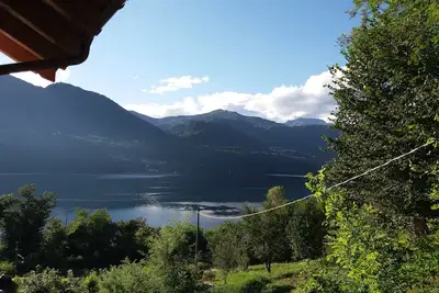 Image de Orta - Appartement Vue Sur Le Lac, plage privée et balcon (premier étage)