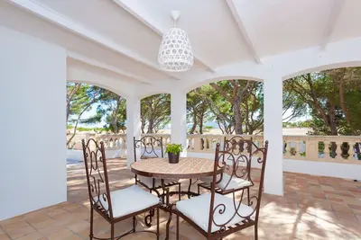 Image de Sa Torre Villa avec piscine très proche de la plage et du centre ville.