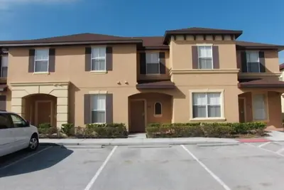 Image de Maison de ville 4 chambres / 3 salles de bain - Près des parcs à thème