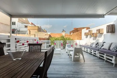 Image de maison spectaculaire et incroyable pour 8 personnes avec 50 mètres de terrasse