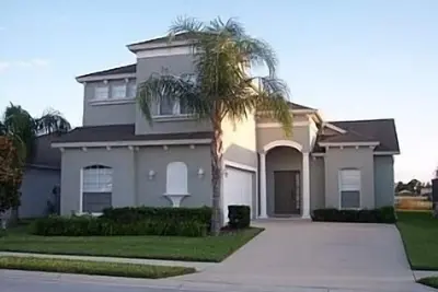 Image de Spacieuse villa familiale calme et sécurisée avec piscine et patio orientés plein sud
