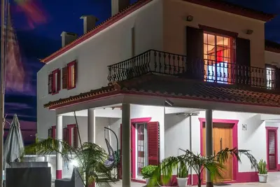 Image de Villa Touristique à Ponta Delgada, São Miguel jusqu'à 12 personnes avec vue sur la mer
