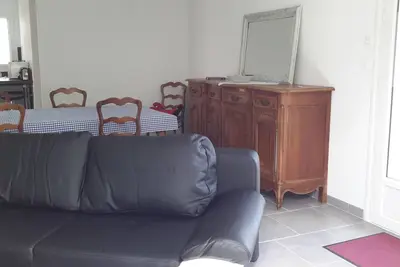 Image de maison  avec jardin refaite à neuf, chemin privatif, proche mer et centre ville