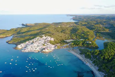 Image de Minutes Ă pied de la plage, une maison familiale moderne avec une vue imprenable sur la mer