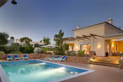 Image de Villa ENSOLEILLÉE Confortable Et Confortable