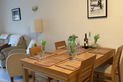 Fabuleux appartement avec Wifi et utilisation partagée des piscines intérieures et extérieures, Tennis