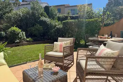 Villa parfaite à La Mole - 15mn à Tropez! 20% de réduction pour les réservations d'ici la fin juin!