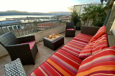 Image de Appartement avec terrasse et vue magnifique sur le golfe