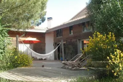 Image de Maison avec trés grand jardin