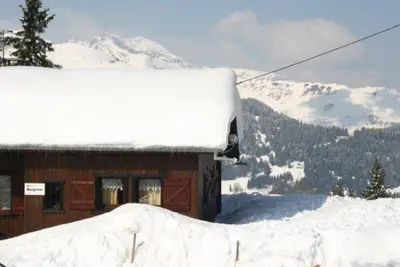 Image de Chalet idéalement situé au pied des pistes dans la station des Gets