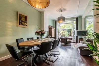 Image de Spacious 4 bedroom Townhouse with garden - 12 Min. To City Centre